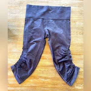 Lululemon blue knee length leggings size 4